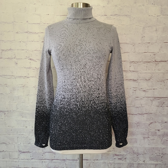 Athleta Tops - Athleta Flurry Blizzard Ribbed Long Sleeve Turtleneck Athletic Top w Thumb Holes